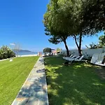 Pampas Seafront Villa, 6 Bedrooms, North Evvoia * Kanatádhika