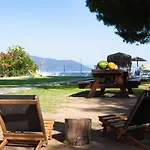 Villa Pampas Seafront Villa, 6 Bedrooms, North Evvoia *