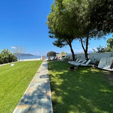 Pampas Seafront Villa, 6 Bedrooms, North Evvoia * Kanatádhika