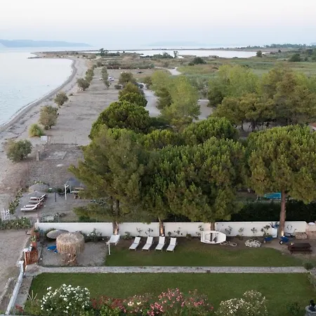 Pampas Seafront Villa, 6 Bedrooms, North Evvoia * Kanatádhika