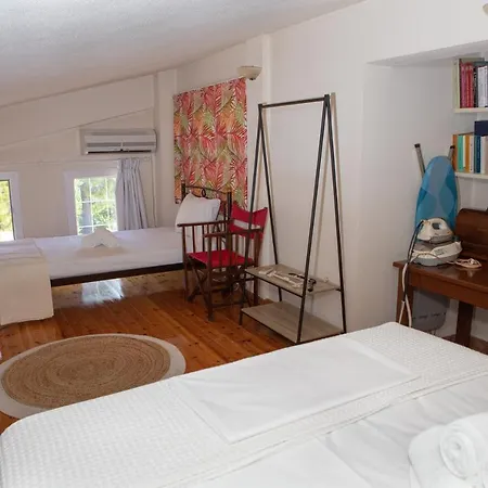 Pampas Seafront Villa, 6 Bedrooms, North Evvoia