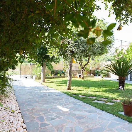 Villa Pampas Seafront Villa, 6 Bedrooms, North Evvoia *