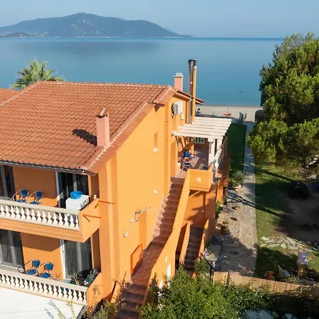 Pampas Seafront Villa, 6 Bedrooms, North Evvoia * Kanatádhika