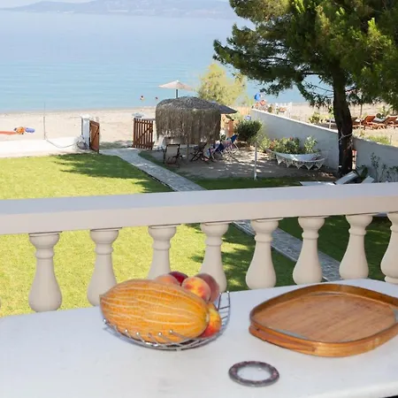 Pampas Seafront Villa, 6 Bedrooms, North Evvoia Villa *