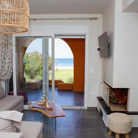 Pampas Seafront Villa, 6 Bedrooms, North Evvoia Kanatádhika