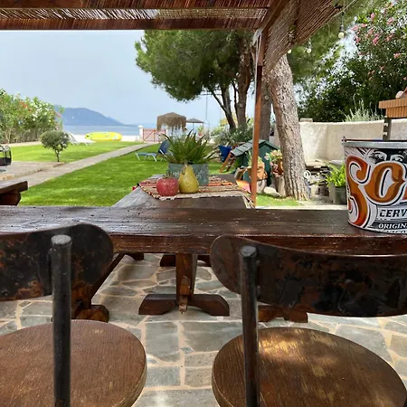 Villa Pampas Seafront Villa, 6 Bedrooms, North Evvoia