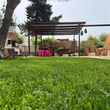 Pampas Seafront Villa, 6 Bedrooms, North Evvoia *